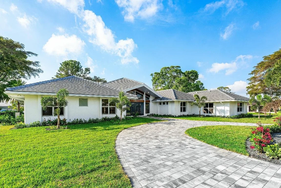 Photo of 4580 Oak Tree Court