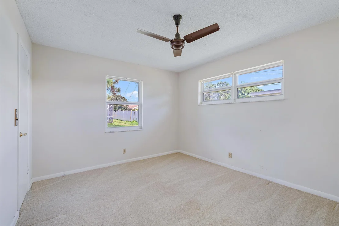 Photo of 19359 Gulfstream Drive