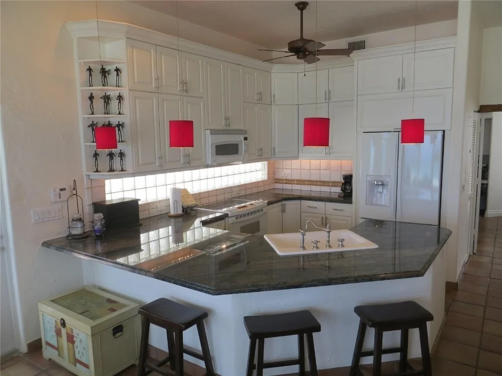 Photo of 5405 N Surf Road