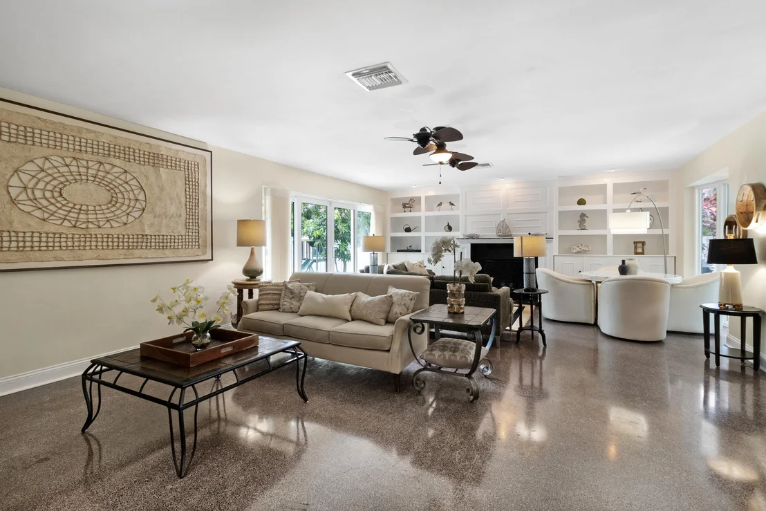 Photo of 3240 Lakeview Drive