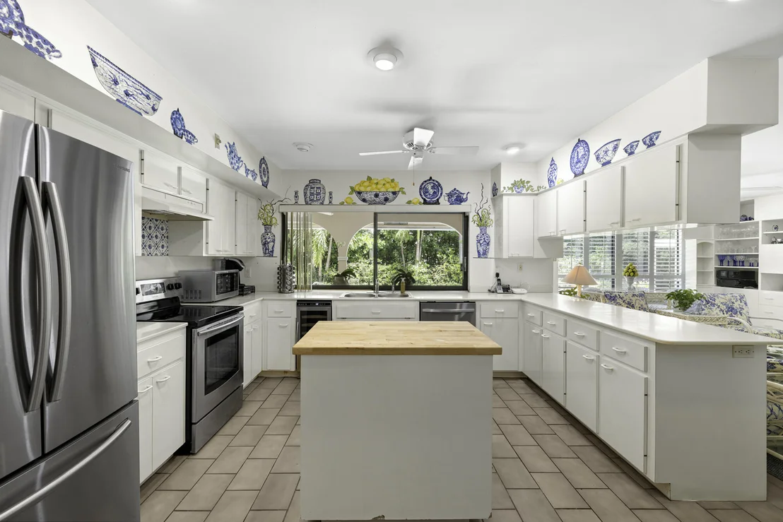 Photo of 2812 Embassy Drive