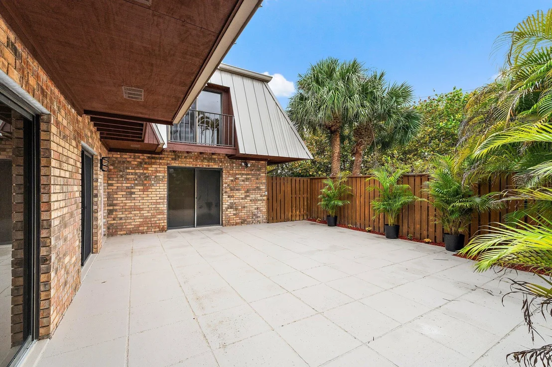 Photo of Unit 7C at 1420 Ocean Way