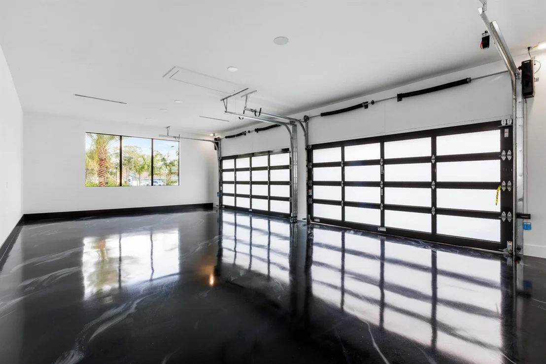Photo of 88 W Riverside Drive