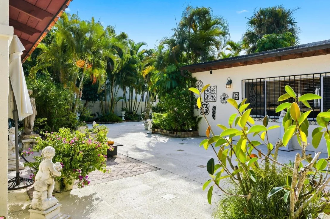 Photo of 281 Granada Road