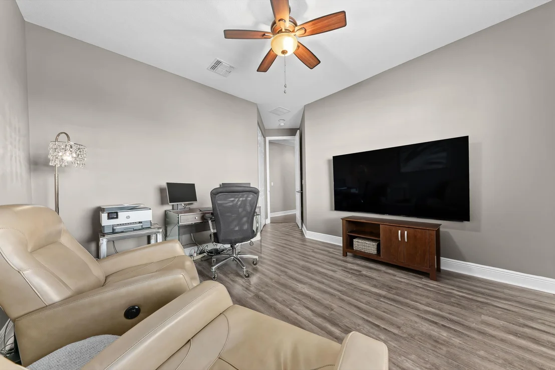Photo of 9724 Phipps Lane