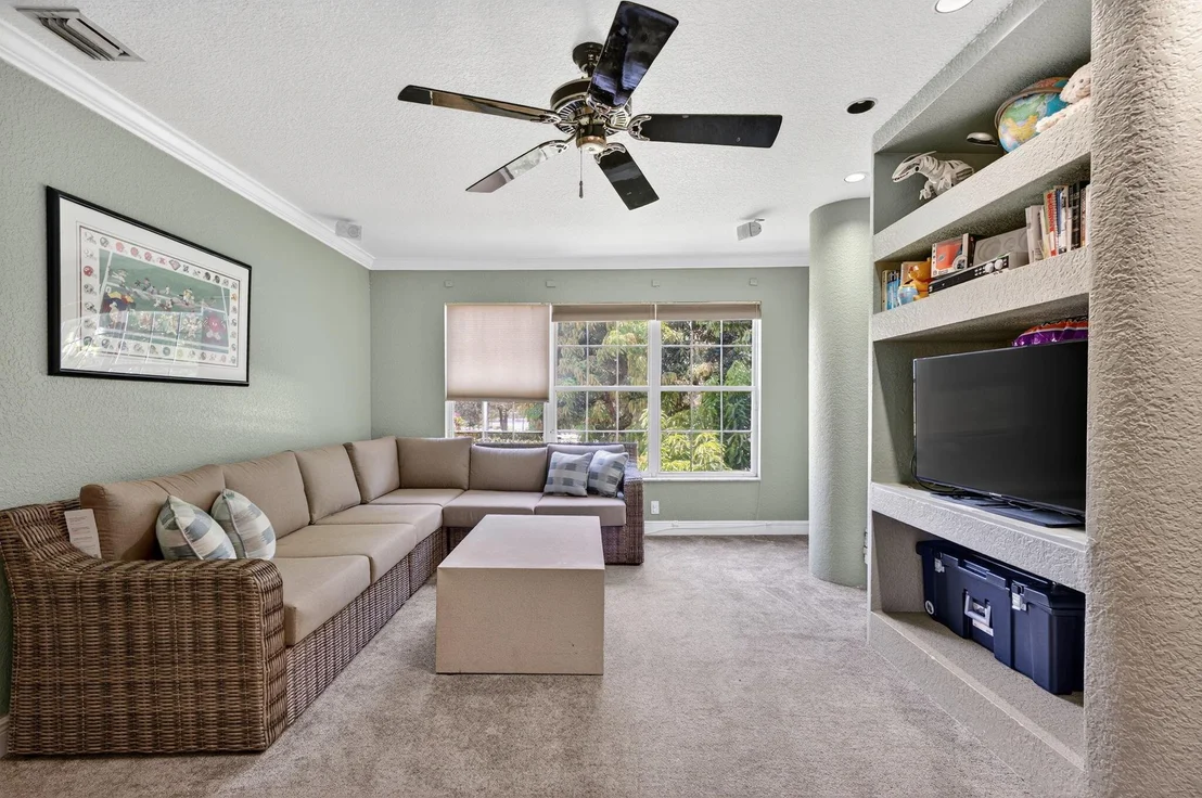 Photo of 5565 American Circle