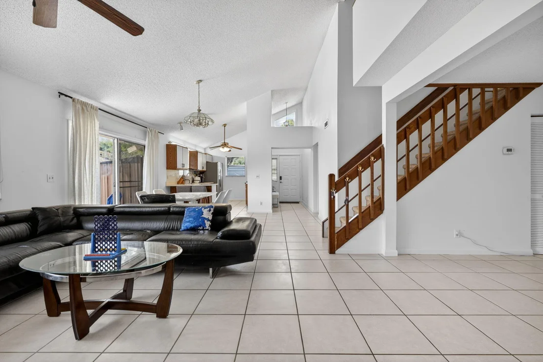 Photo of 102 Maplecrest Circle