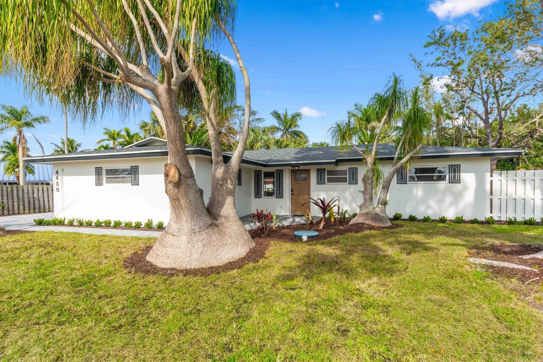Photo of 4430 SE Bayshore Terrace