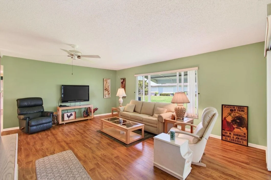 Photo of Unit D at 417 High Point Boulevard