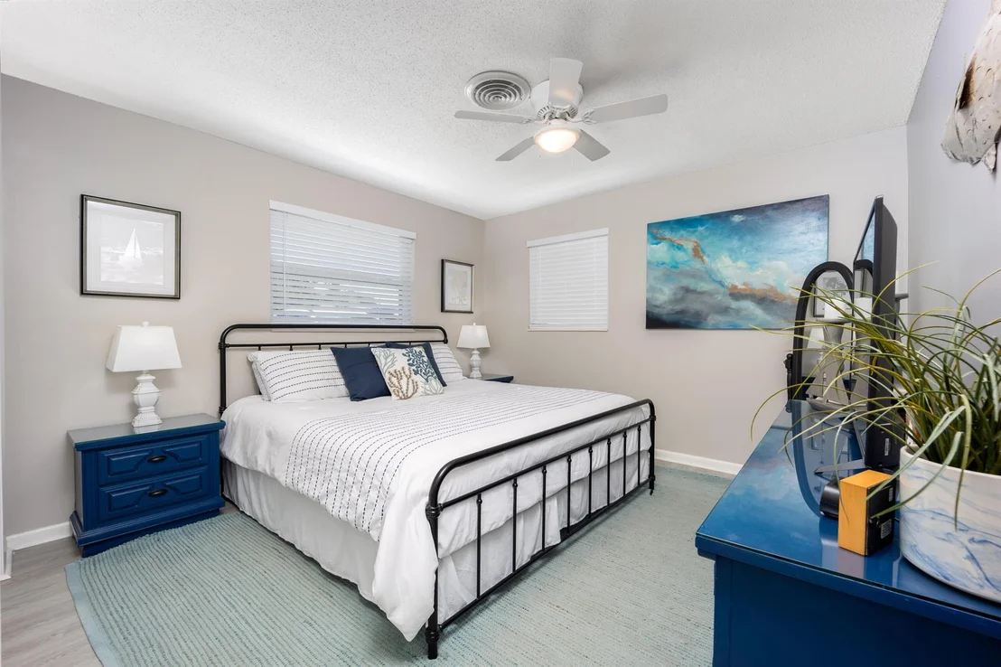 Photo of 140 SW Hideaway Place
