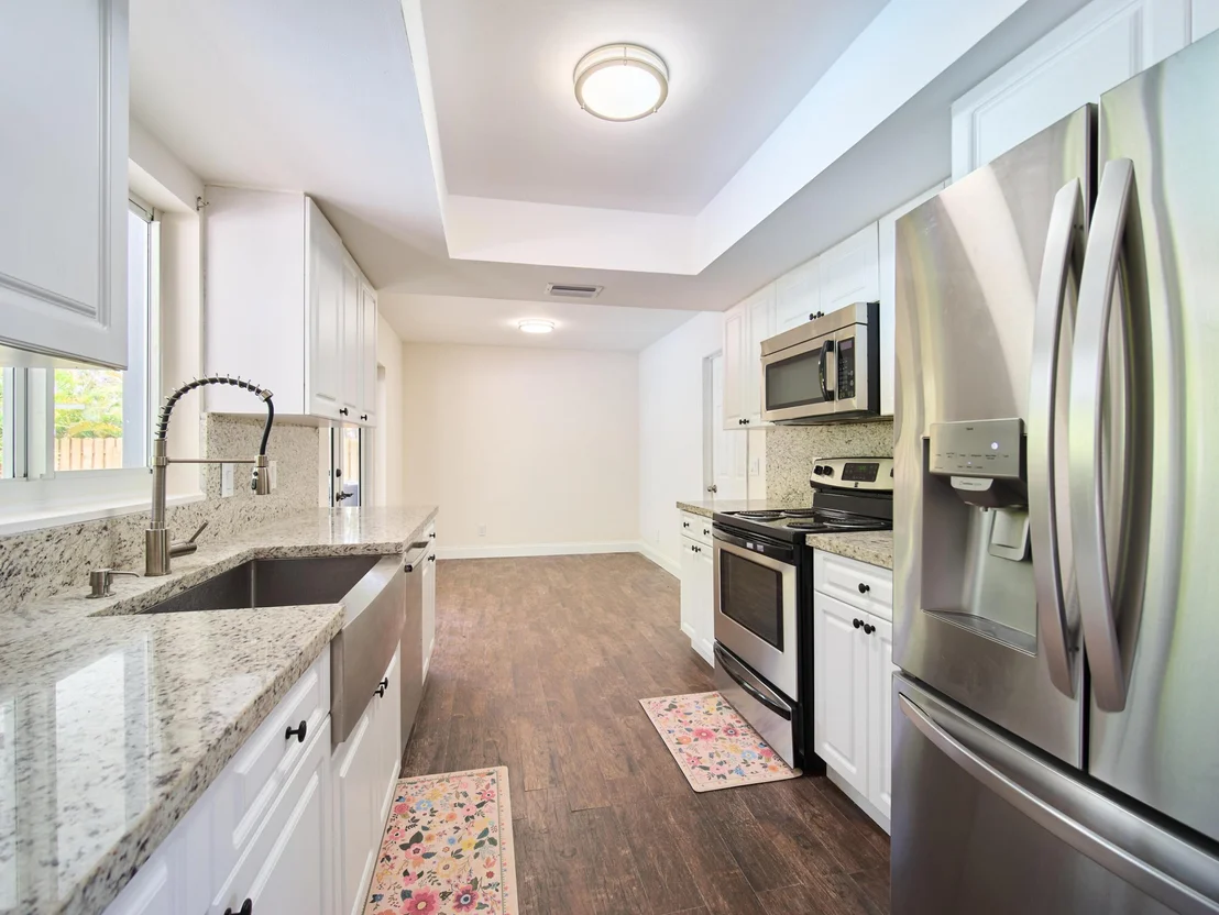 Photo of 304 Circle W