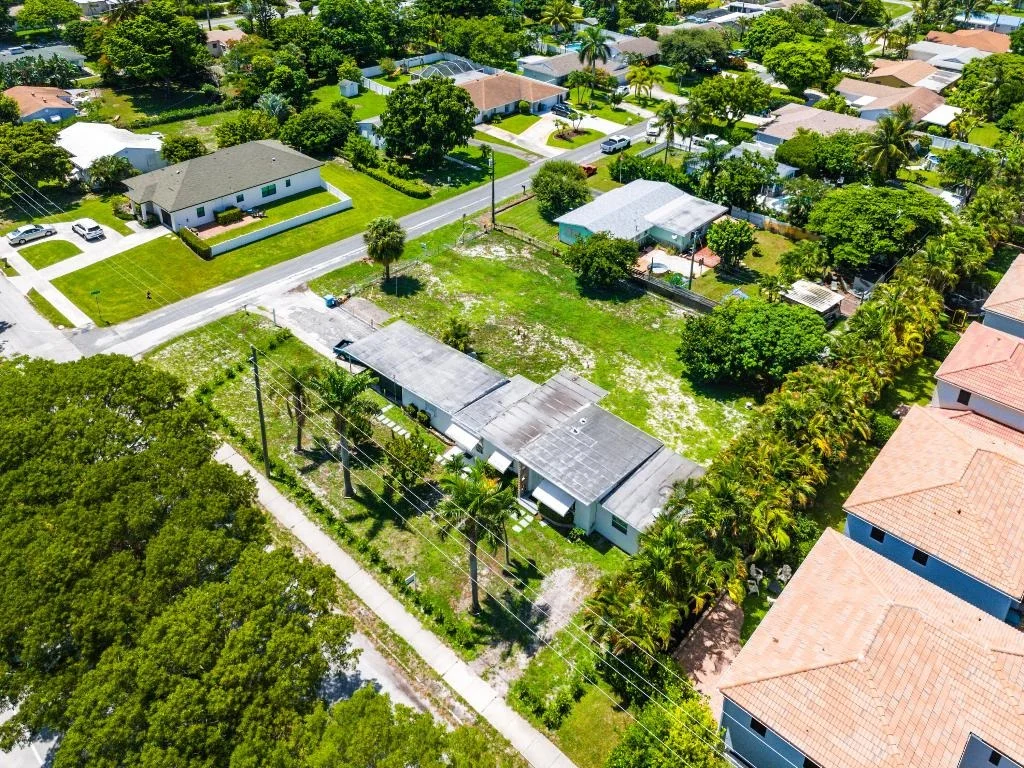 Photo of 335 Gulfstream Boulevard