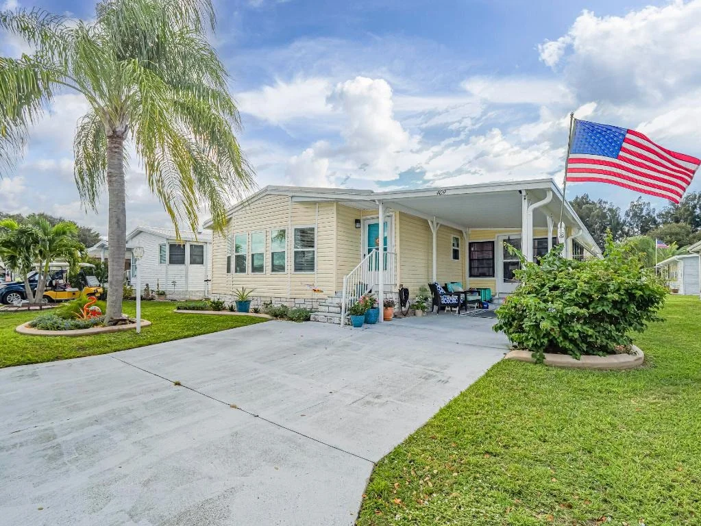 Photo of 409 Avocado Drive