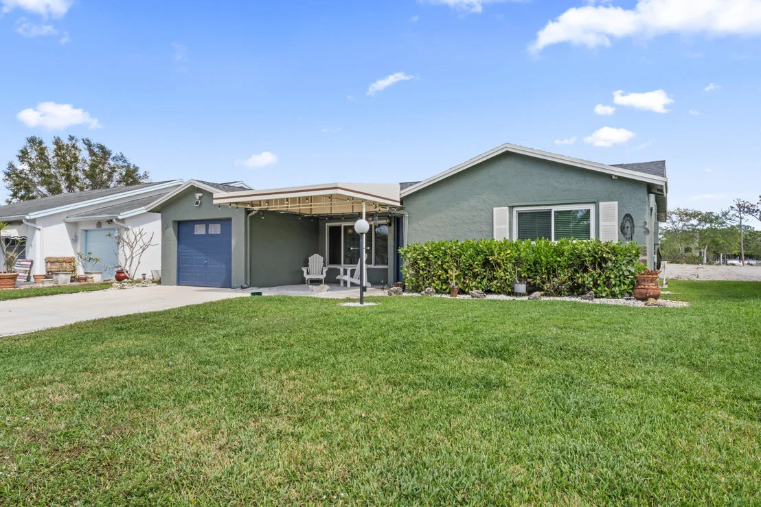 Photo of 7123 Pine Manor Drive