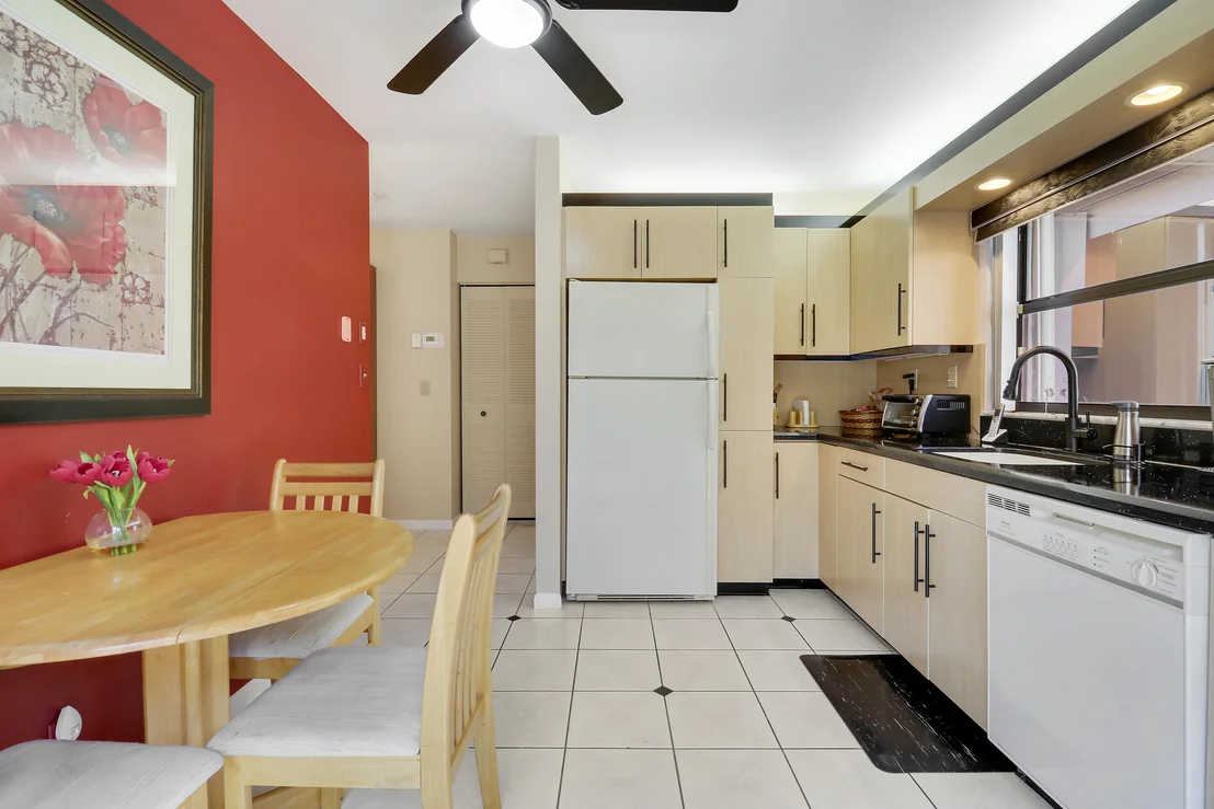 Photo of 5481 Mirror Lakes Boulevard