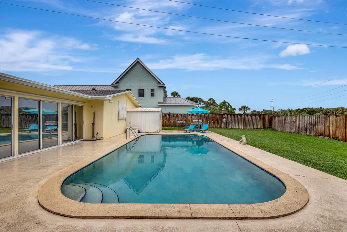 Photo of 7130 Thompson Road