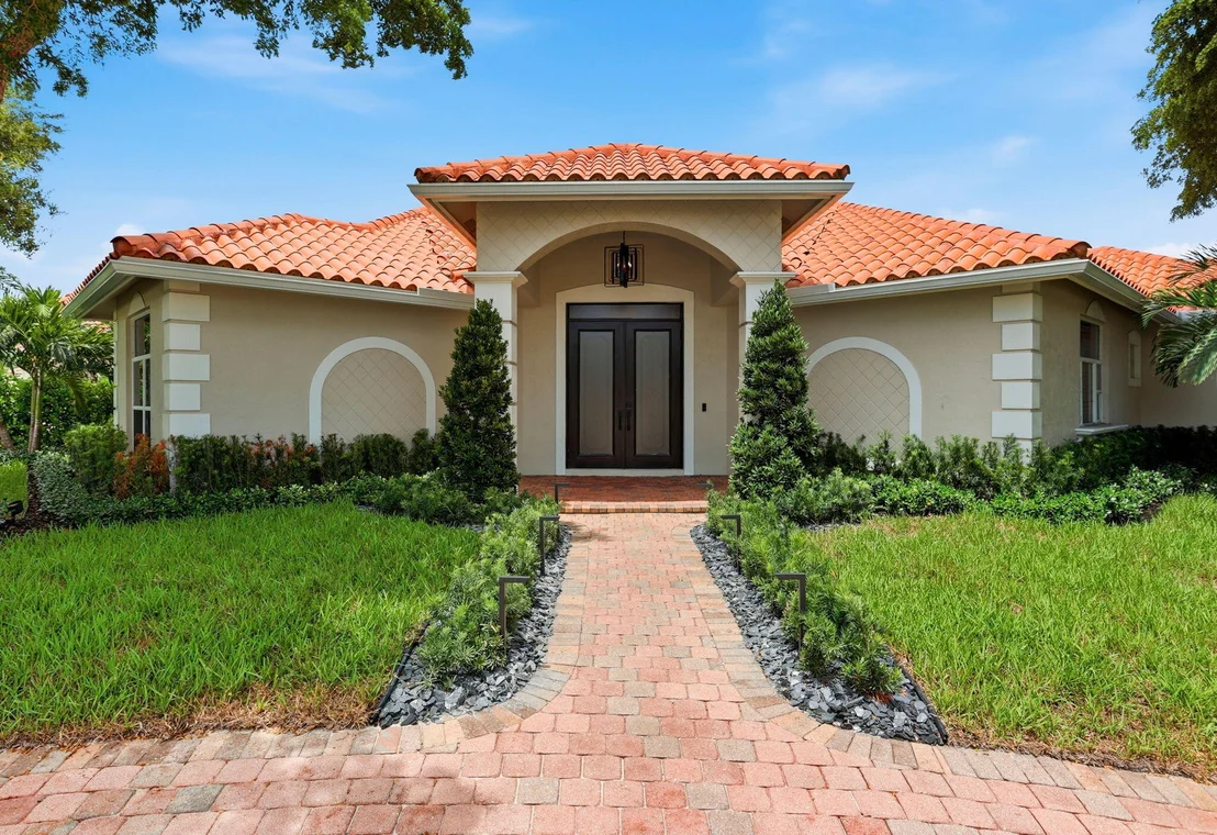 Photo of 950 Greensward Lane