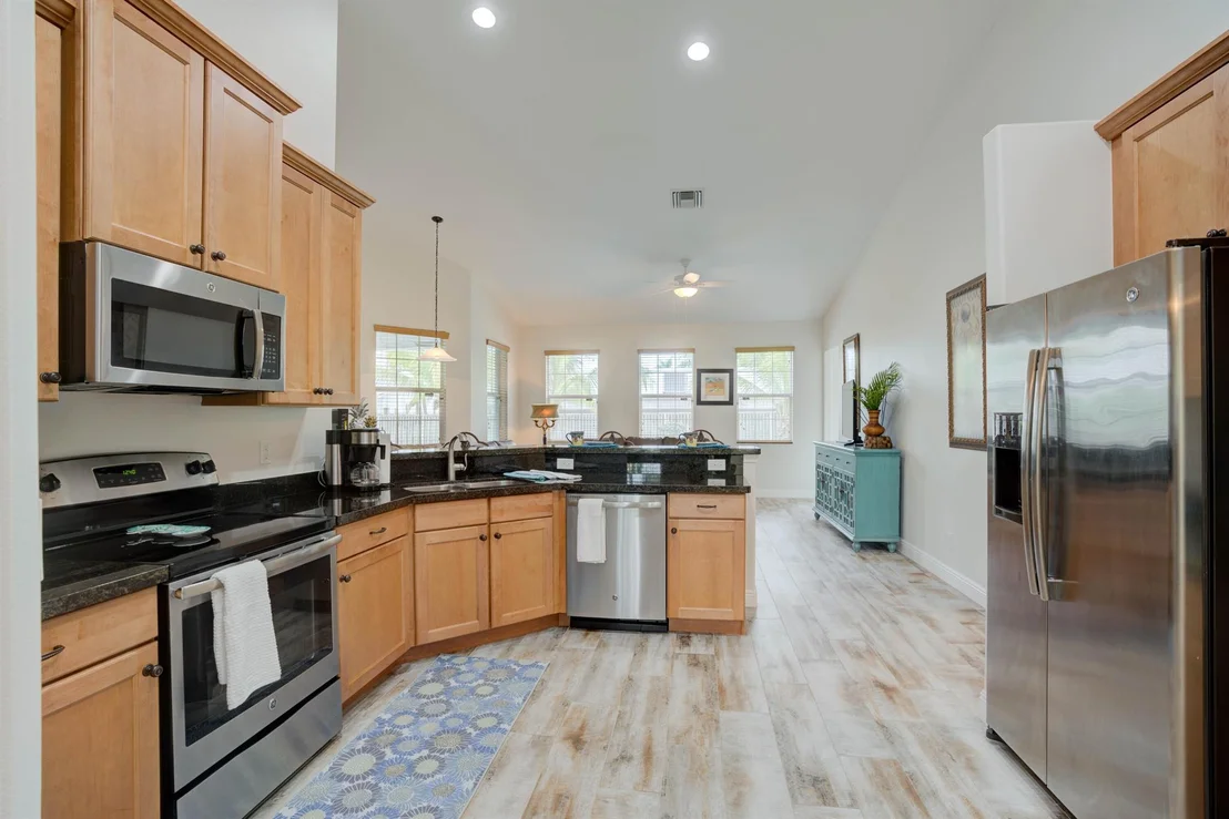 Photo of 112 Fairview W