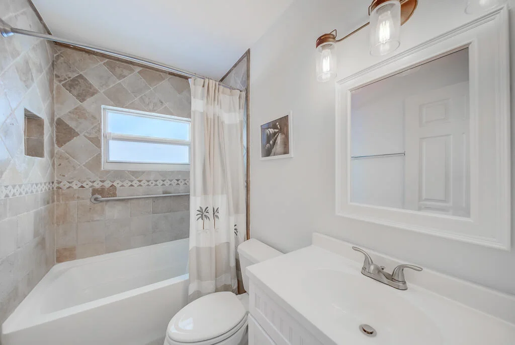 Photo of 841 NW 8th Way