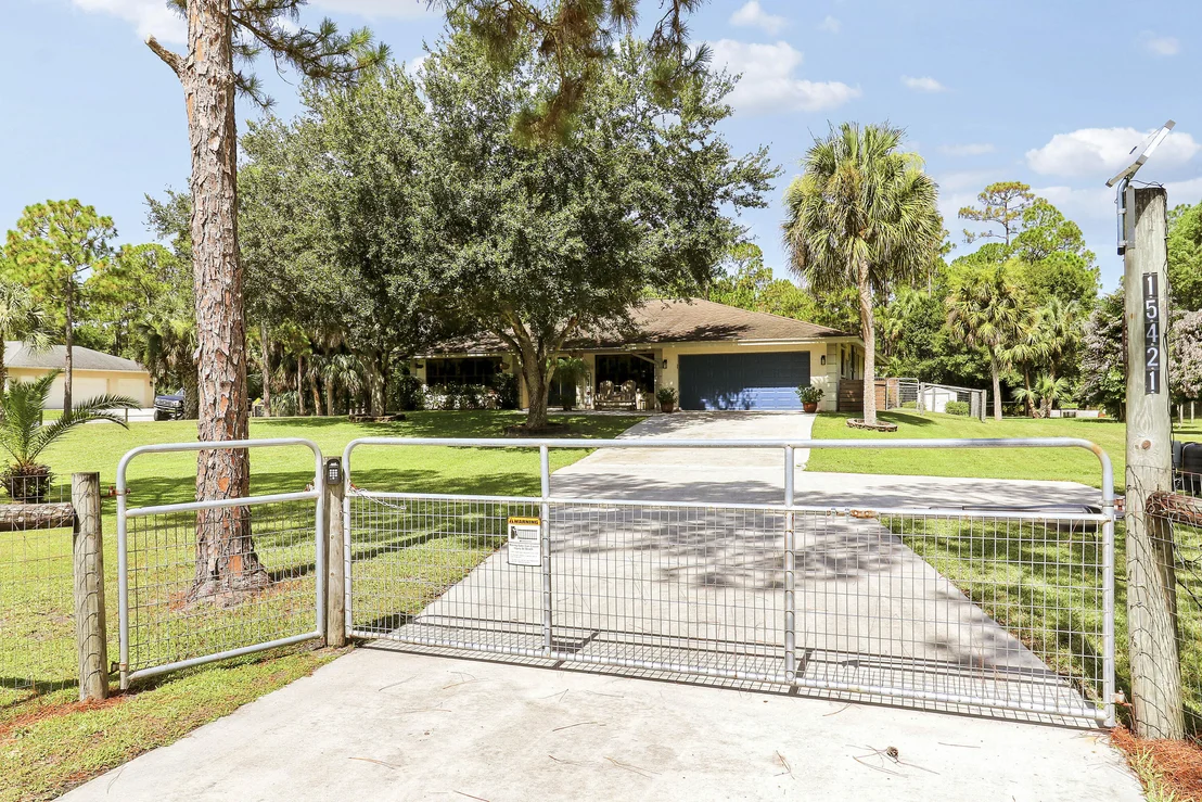 Photo of 15421 110th Avenue N