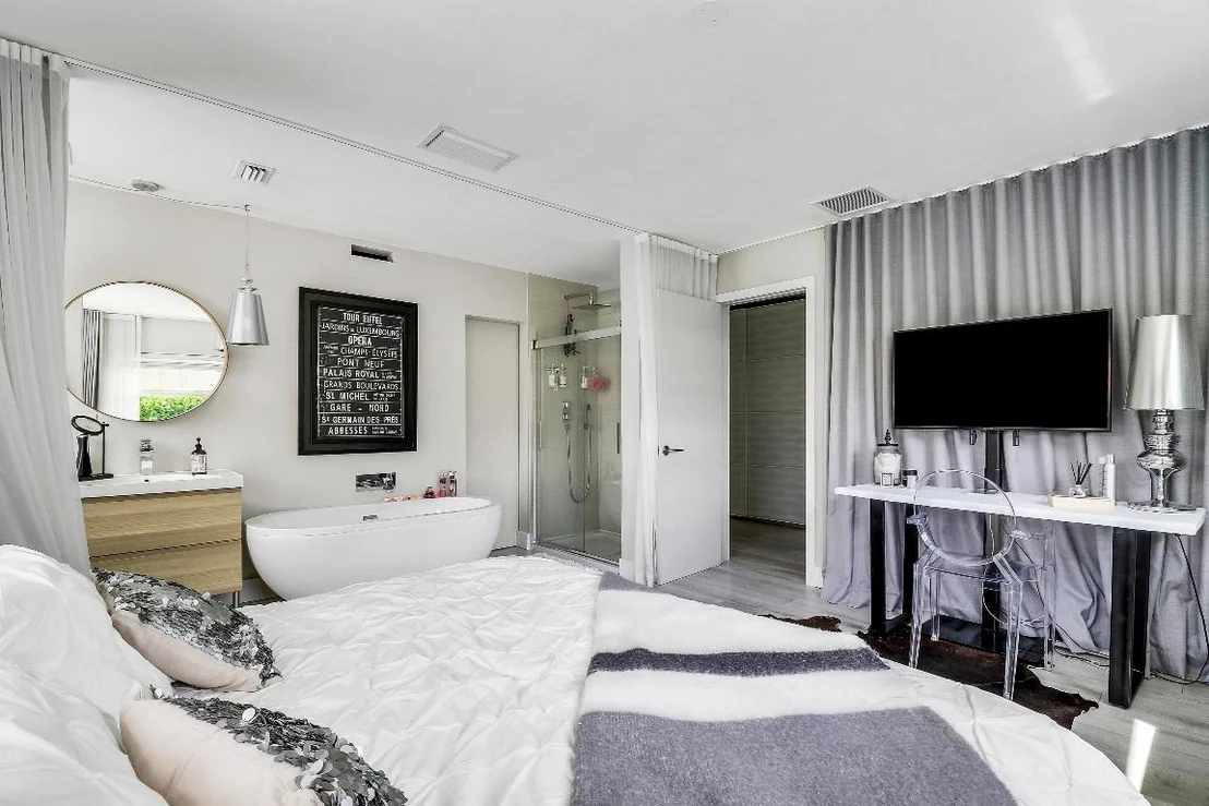 Photo of 1221 Morse Boulevard