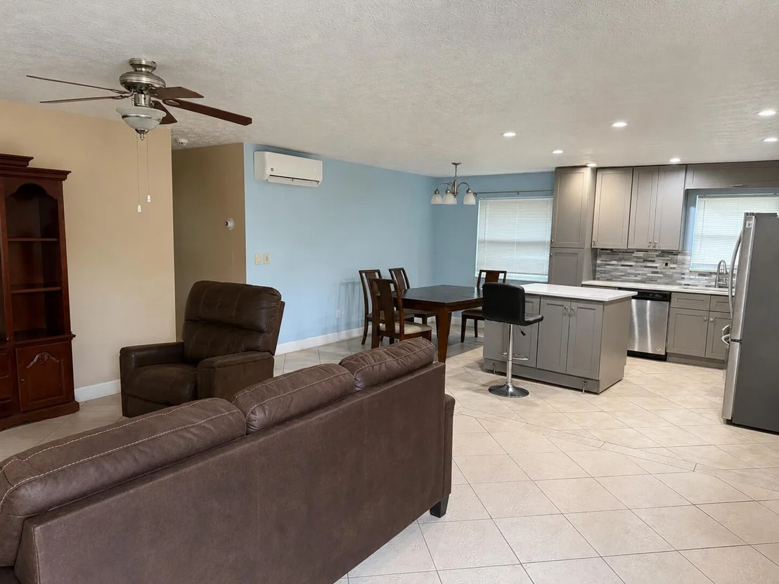 Photo of 3394 SE JEFFERSON Street