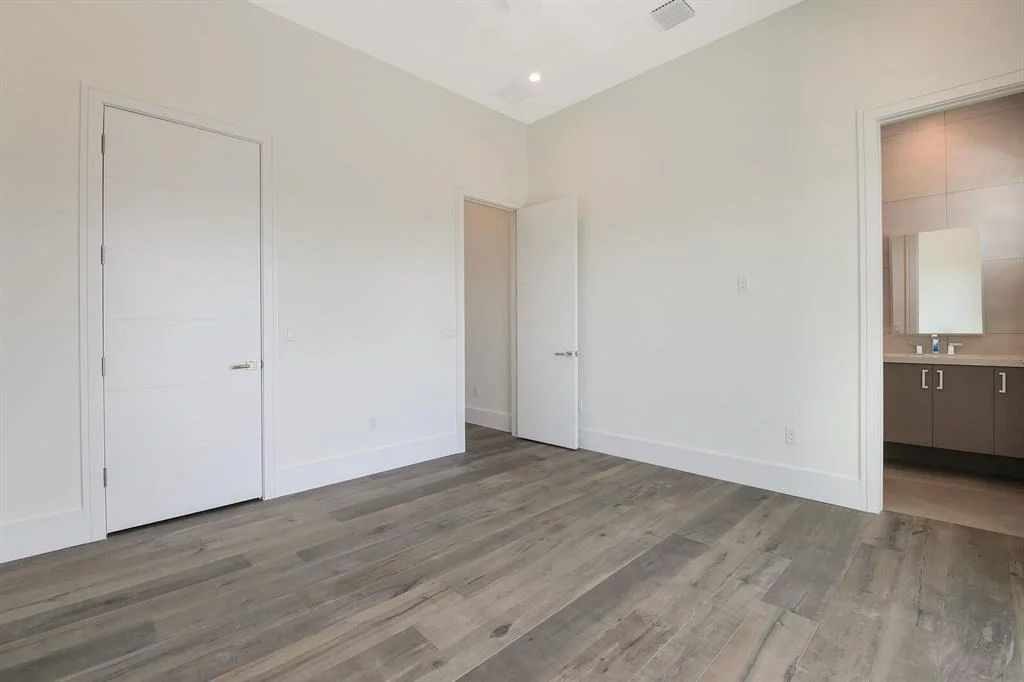 Photo of 960 Banyan Drive