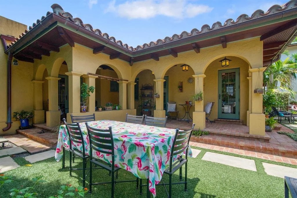 Photo of 743 Biscayne Drive