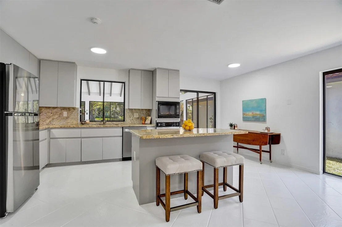 Photo of 2183 Montpeliar
