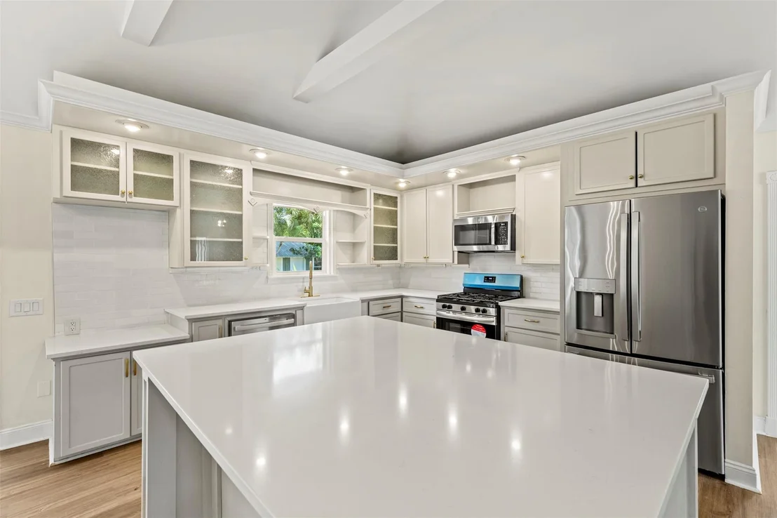 Photo of 333 SW Manor Drive