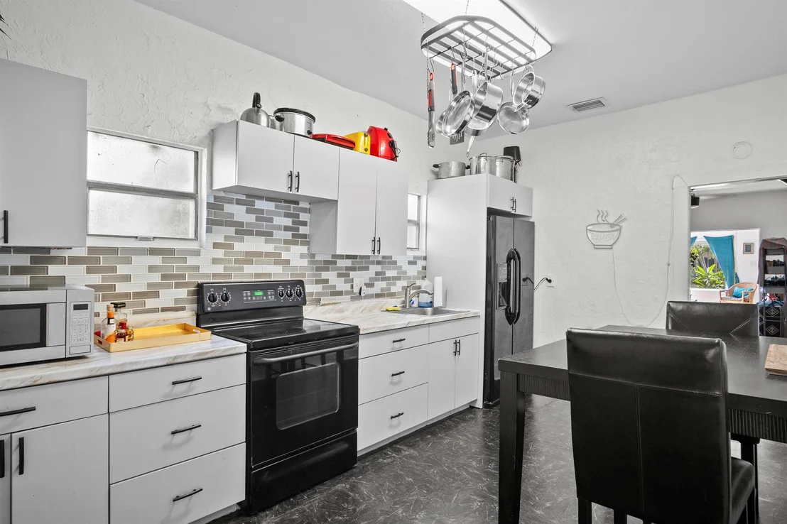 Photo of 525 N E Street