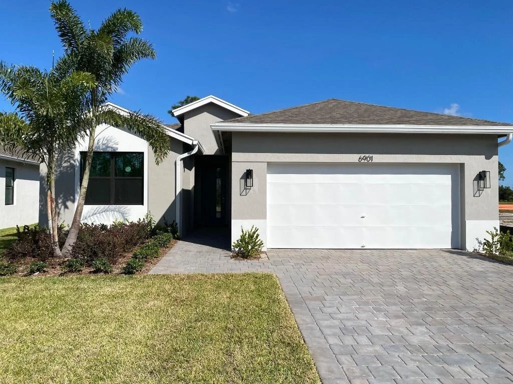 Photo of 6901 SE Park Trace Drive
