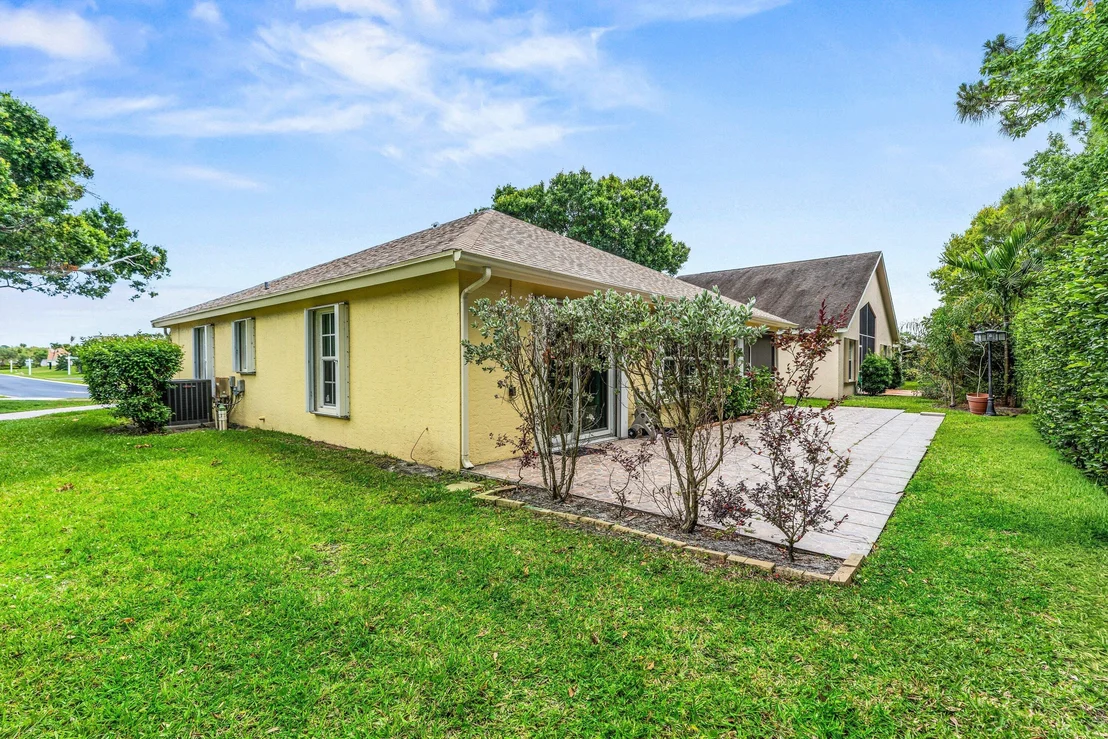 Photo of 226 Moccasin Trail W