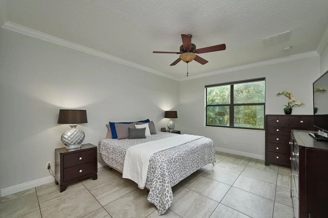 Photo of 1785 Willows Square