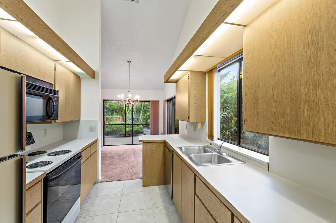 Photo of 348 River Edge Road
