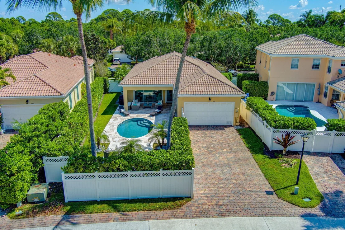 Photo of 140 Florence Drive