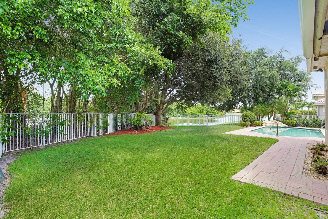 Photo of 21687 Fall River Drive