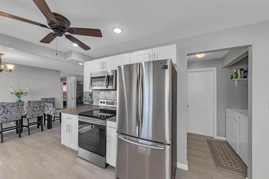 Photo of 2550 NW 2 Drive