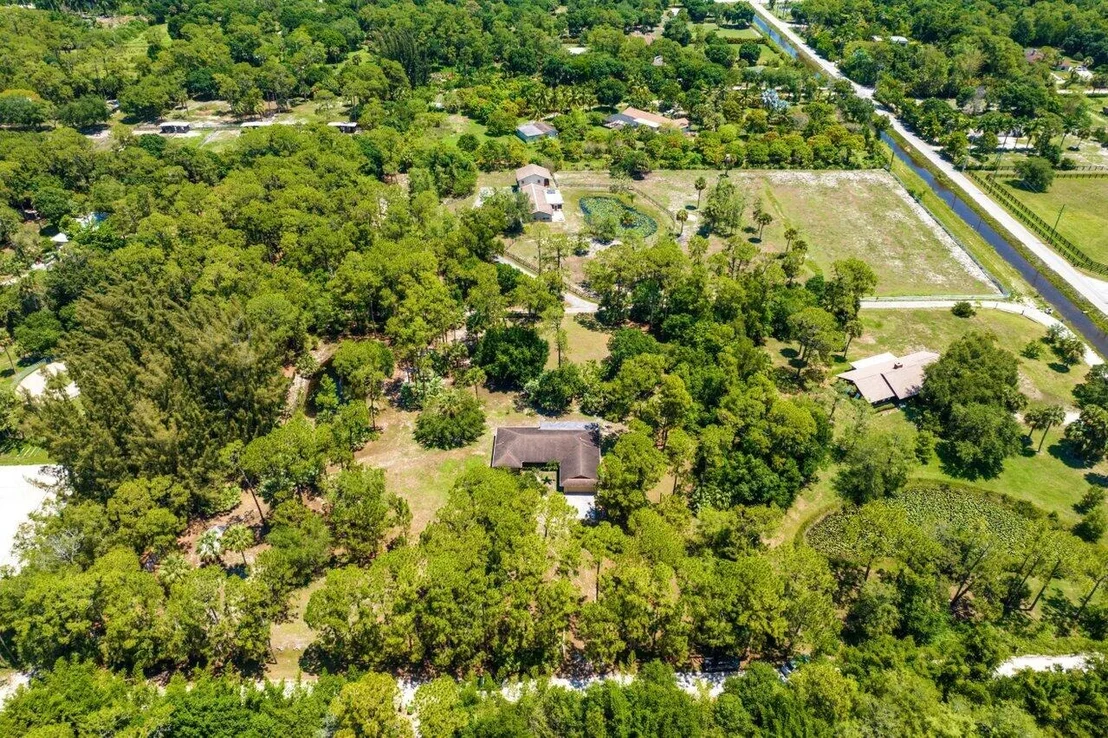 Photo of 15094 Timberlane Place