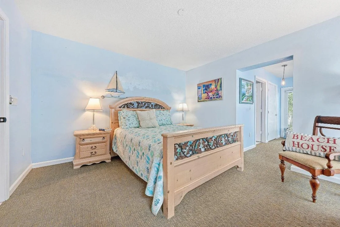 Photo of 800 Lagoon Lane