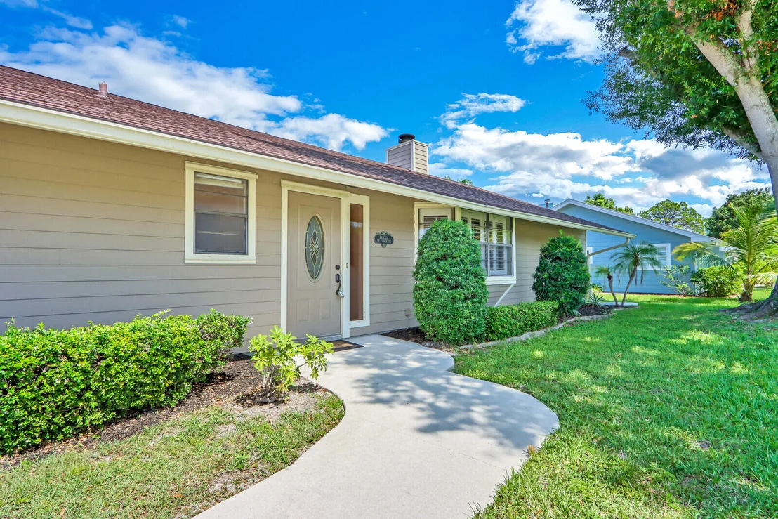Photo of 713 Warren Drive