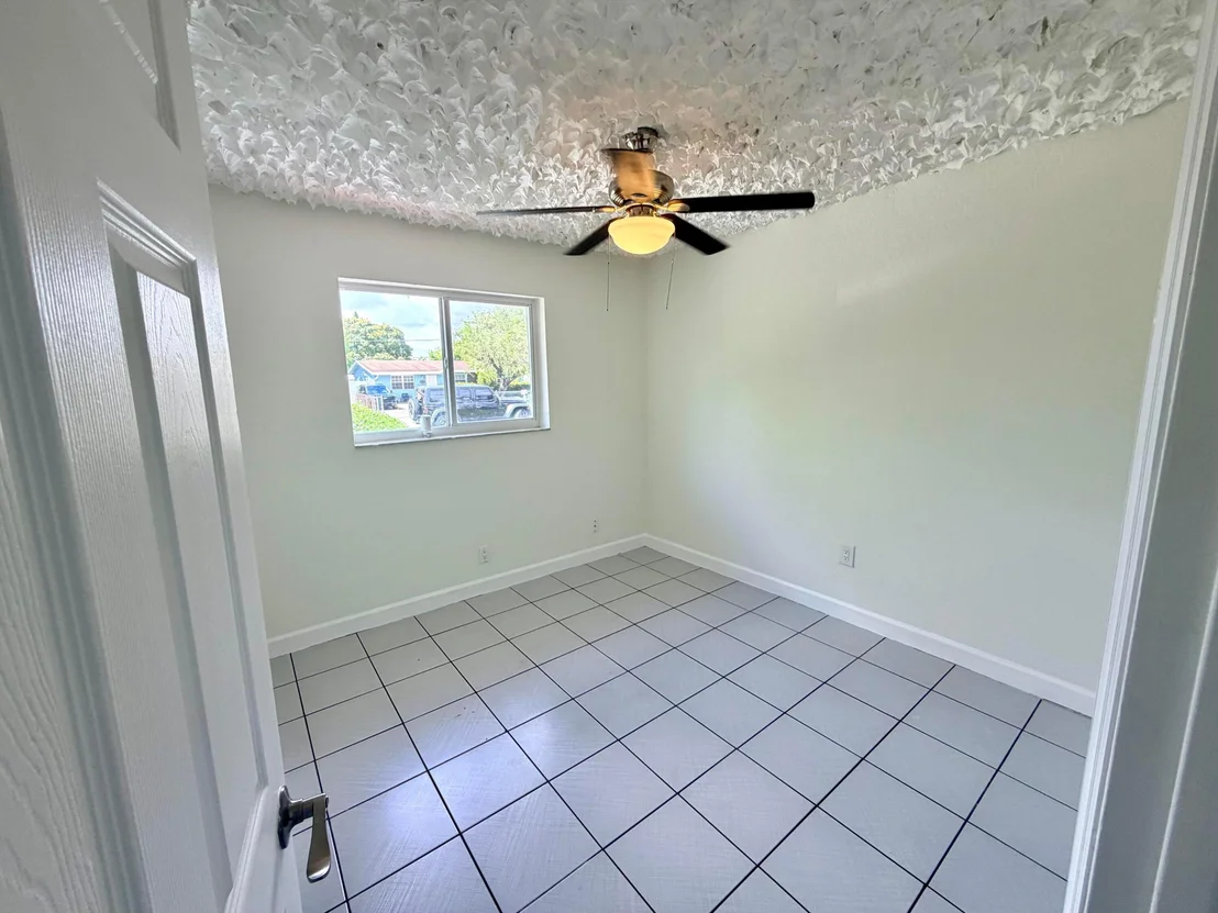 Photo of 2811 NW 8th Street