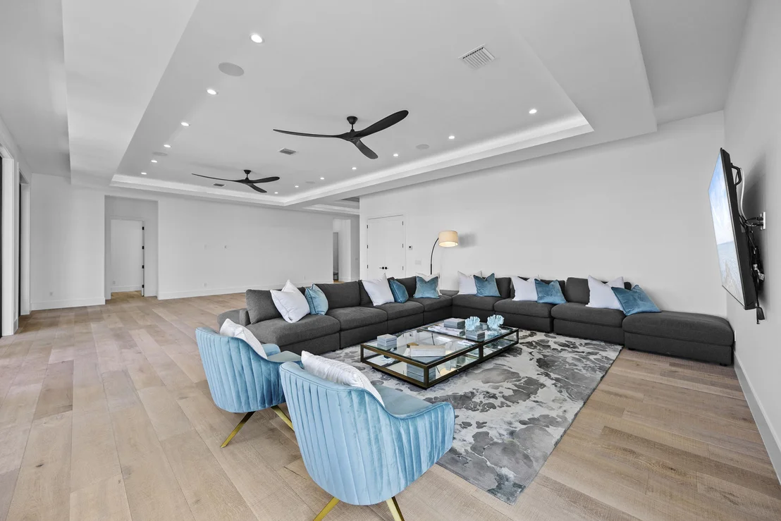 Photo of 736 Lagoon Drive
