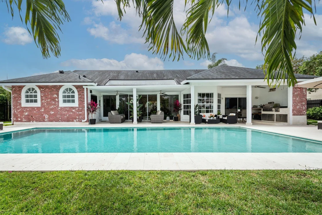 Photo of 16633 Golfview Drive