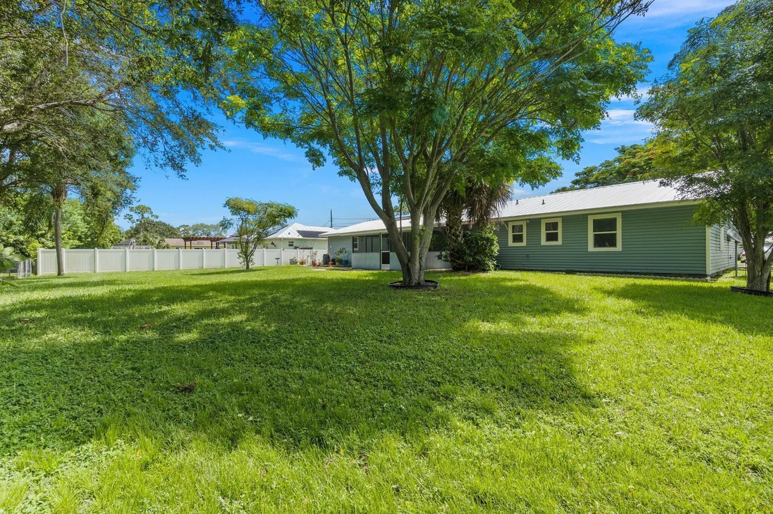 Photo of 5201 Seagrape Drive