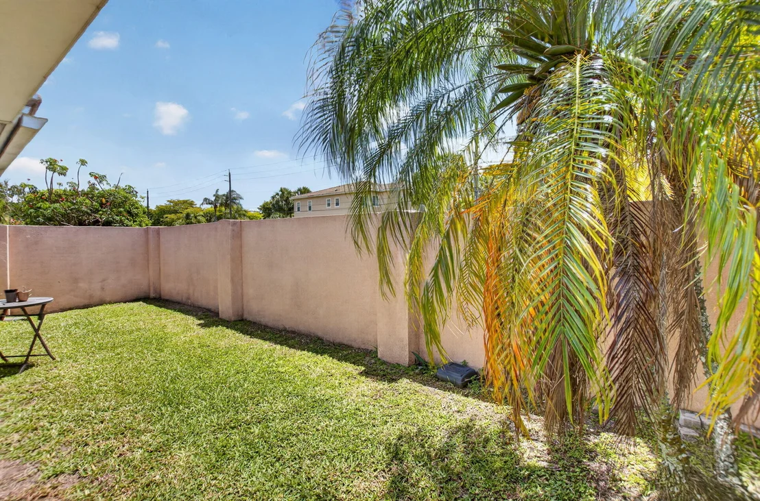 Photo of 5501 Grande Palm Circle