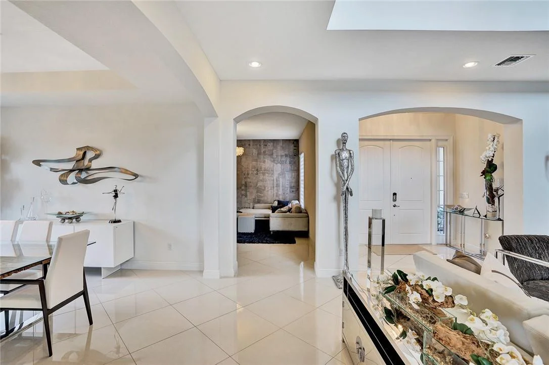 Photo of 8760 Lakeview Drive