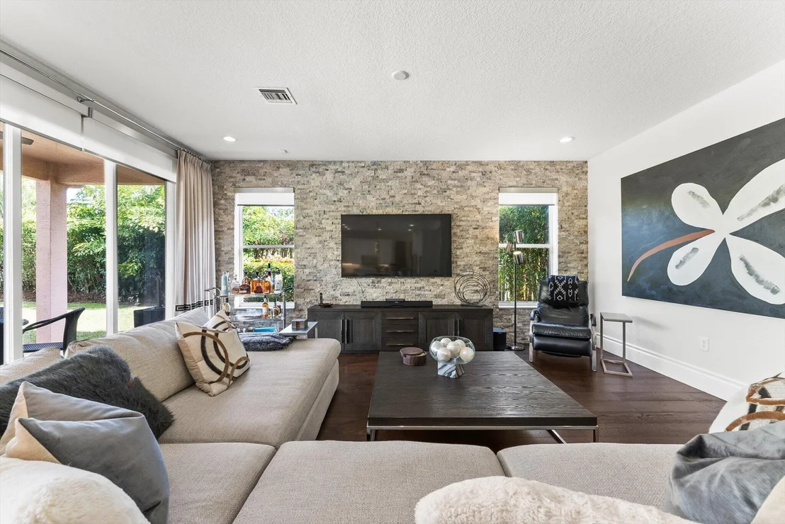 Photo of 19335 Skyridge Circle