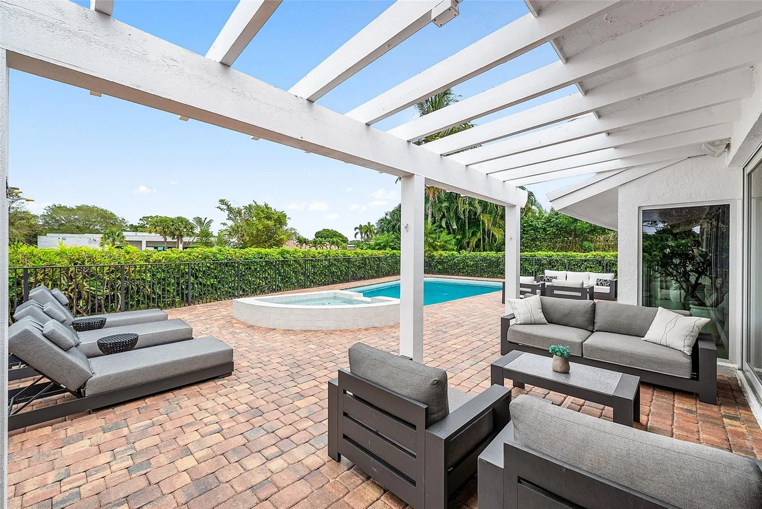 Photo of 4877 Pineview Circle