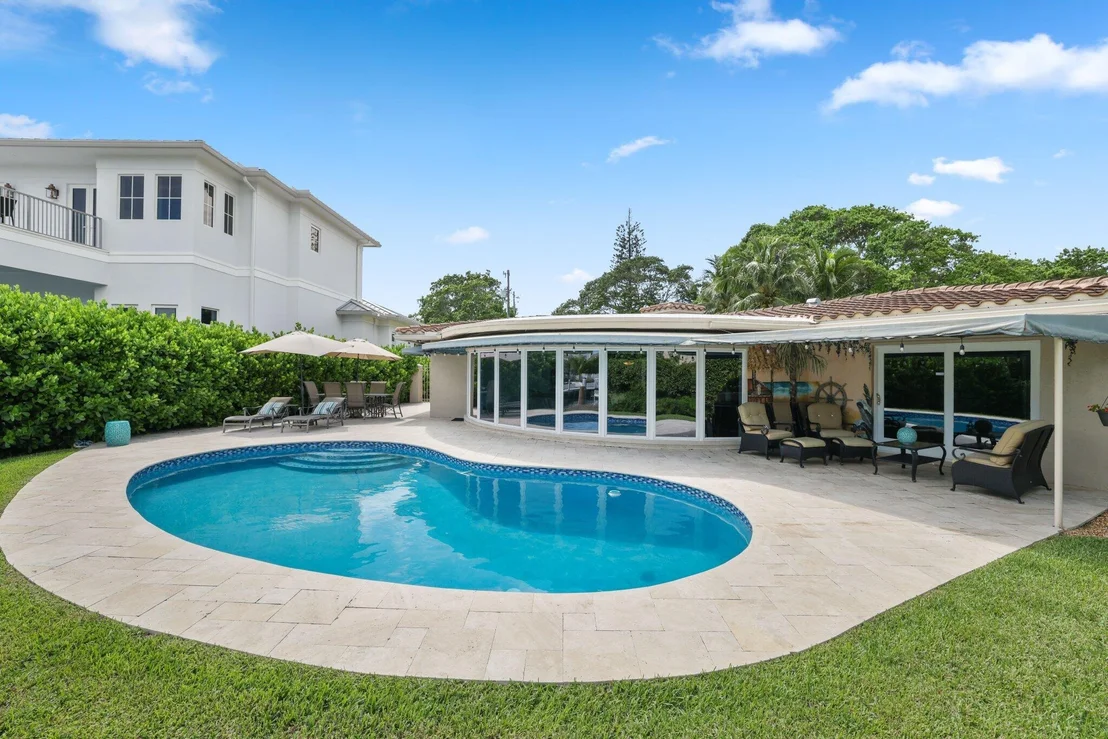 Photo of 910 Banyan Drive